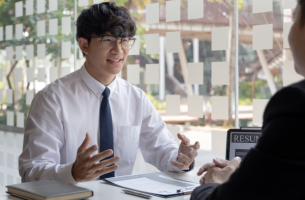 How employers’ can overcome AI use for competency-based interviews